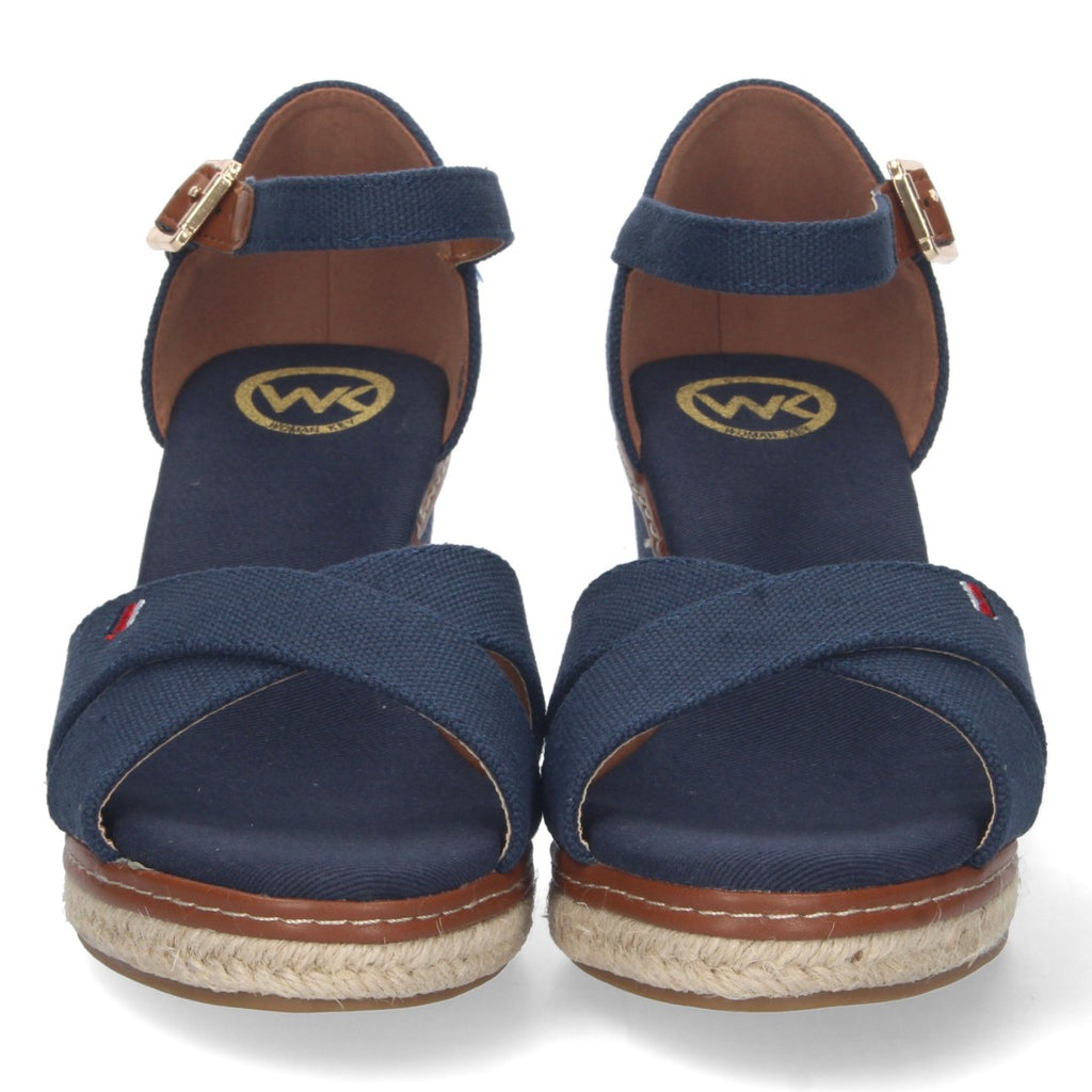 Elegante blaue Espadrilles für Damen mit Keilabsatz und gekreuzten Riemen aus Jute