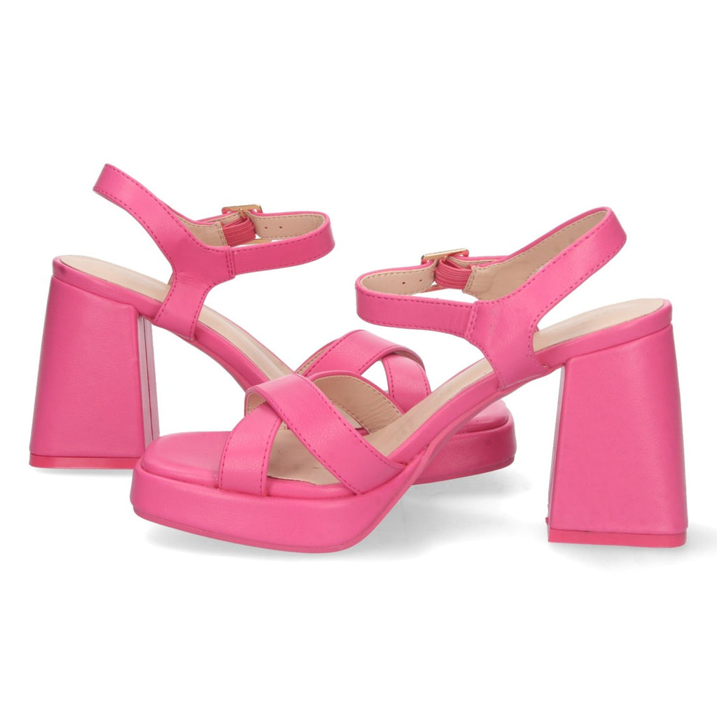 Fuchsia Satinierte Sandaletten mit Blockabsatz, überkreuzten Riemen und Schnalle