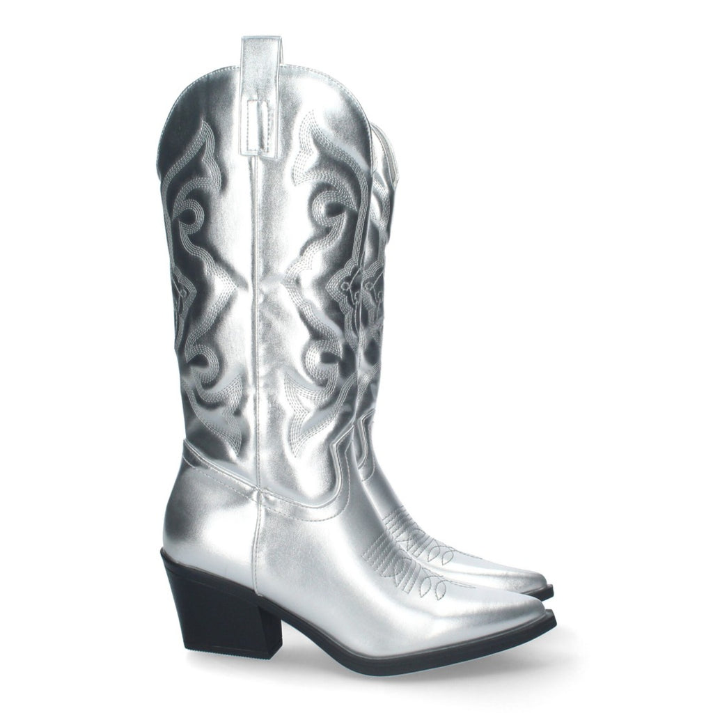 Elegante, glitzernde silberne Stiefel
