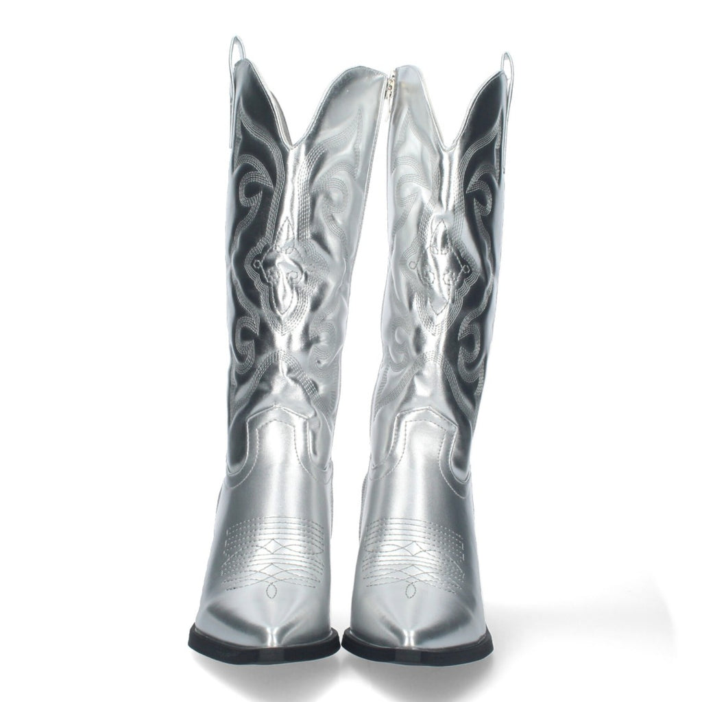 Elegante, glitzernde silberne Stiefel