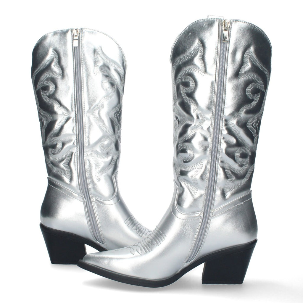 Elegante, glitzernde silberne Stiefel
