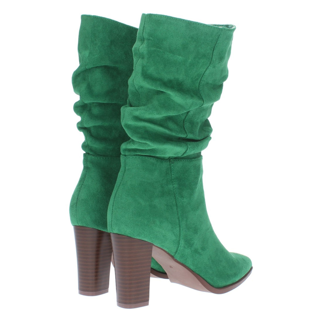 Grüne Stiefel mit gerafftem Schaft und Absatz