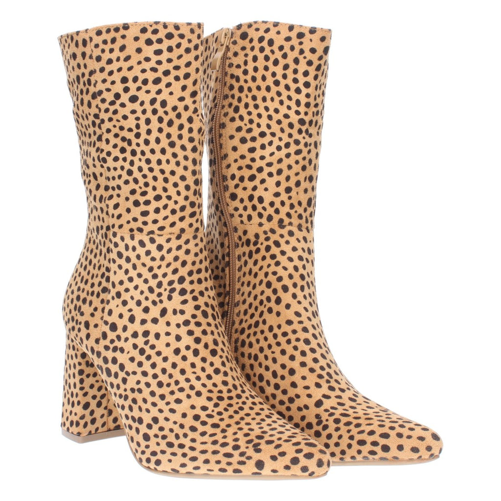 Leopardenstiefel gewagt modern mit Absatz