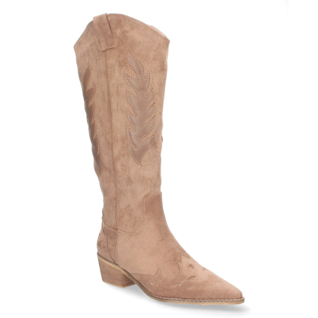 Elegante braune Stiefel mit Absatz