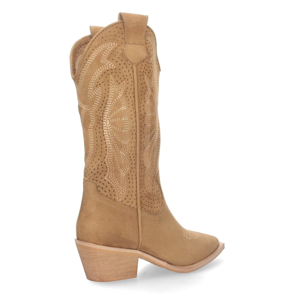 Botas Camel Camperas con Diseño Perforado y Punta Fina