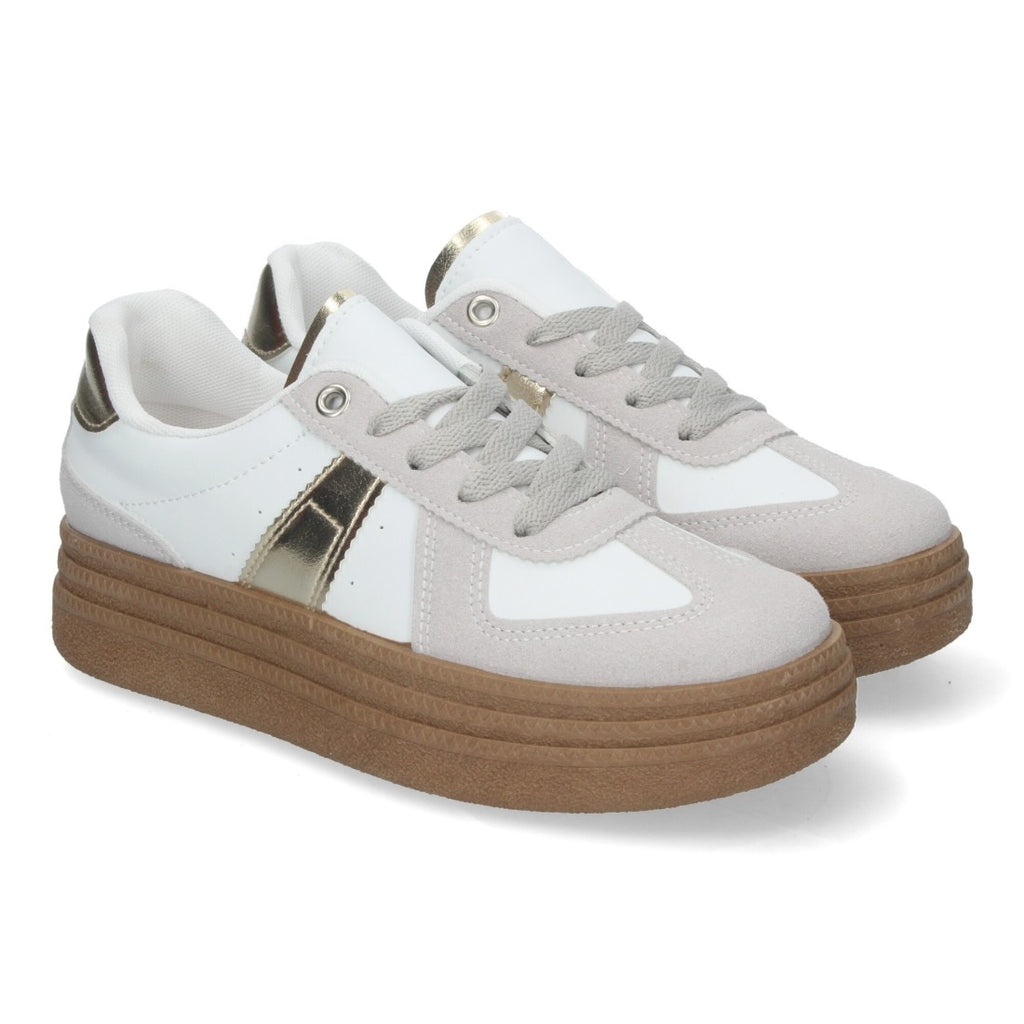 Zapatillas Doradas - Lujo Deportivo