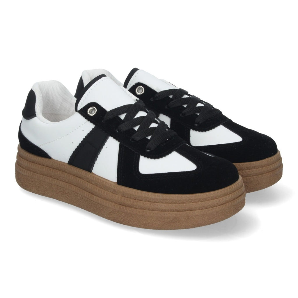 Zapatillas Negras Deportivas - Elegancia Activa