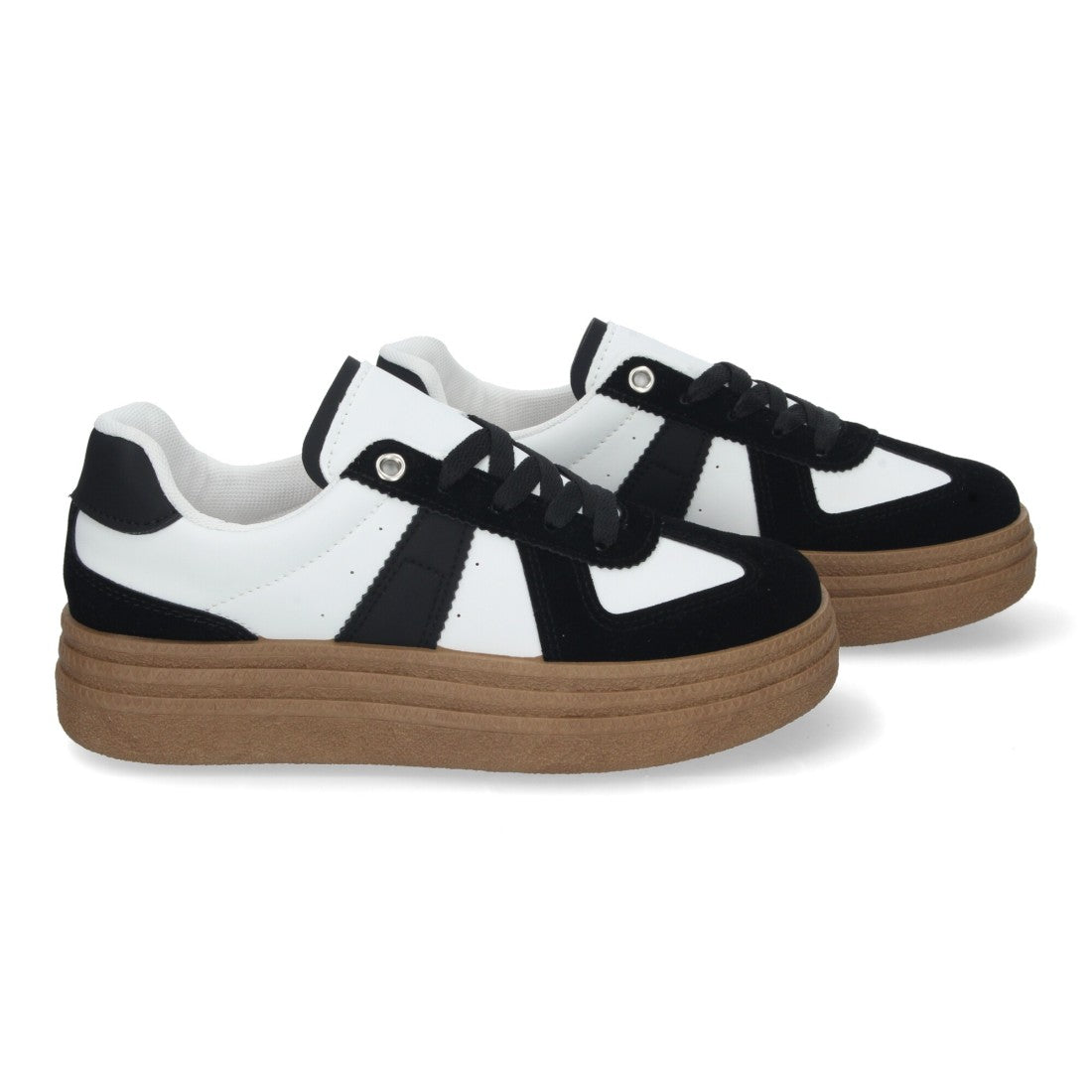 Zapatillas Negras Deportivas - Elegancia Activa