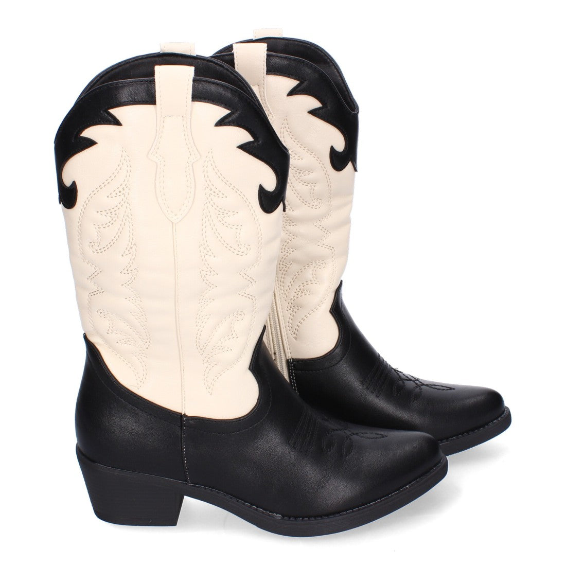 Botas Cowboy Negras con Bordado en Caña