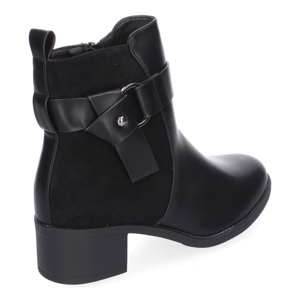 Botines Elegantes Negro con Detalles Distintivos