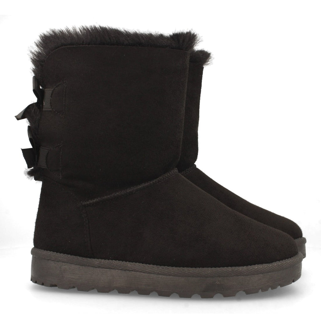 Botines Elegantes Negro con Detalles Distintivos