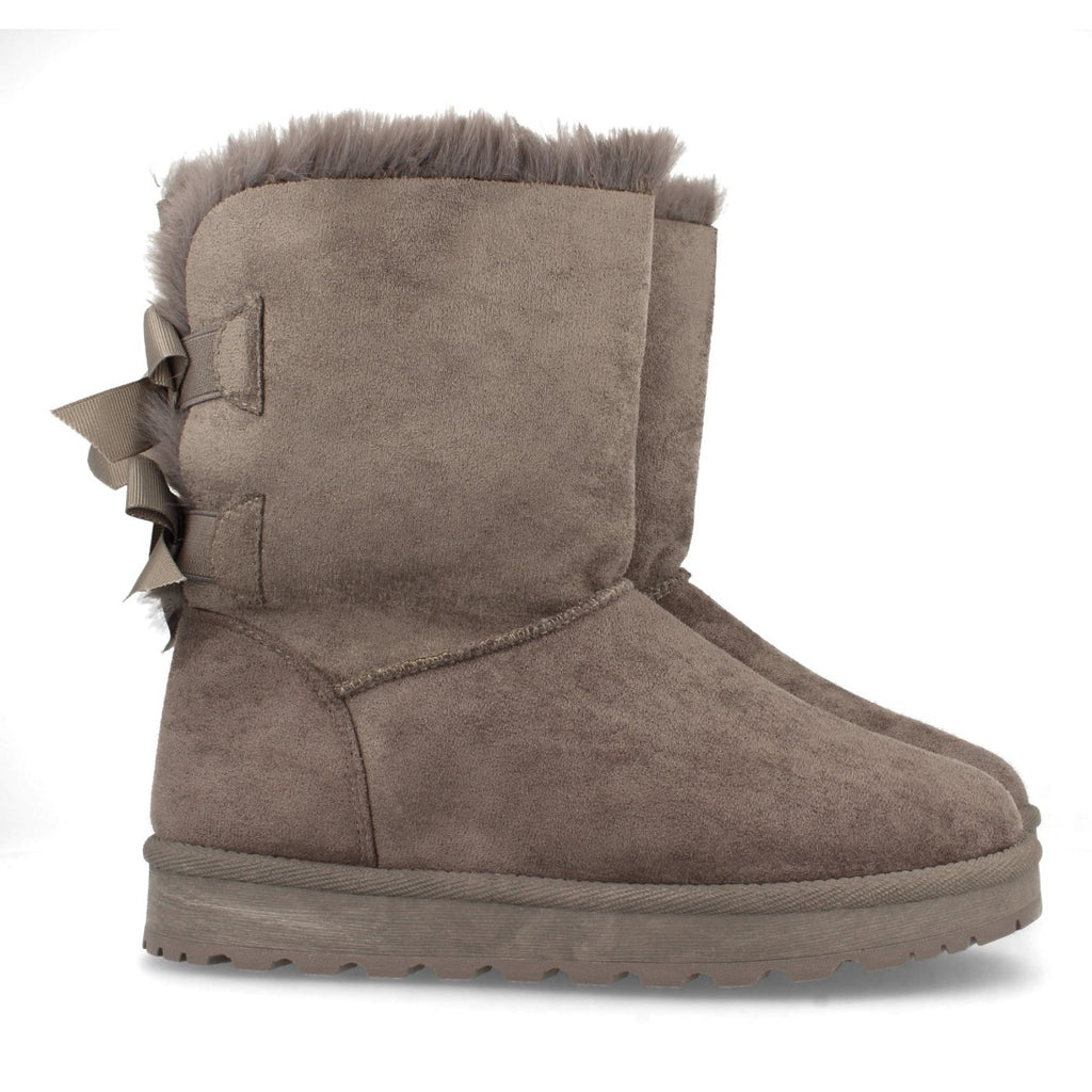 Botines Elegantes Gris con Detalles Distintivos