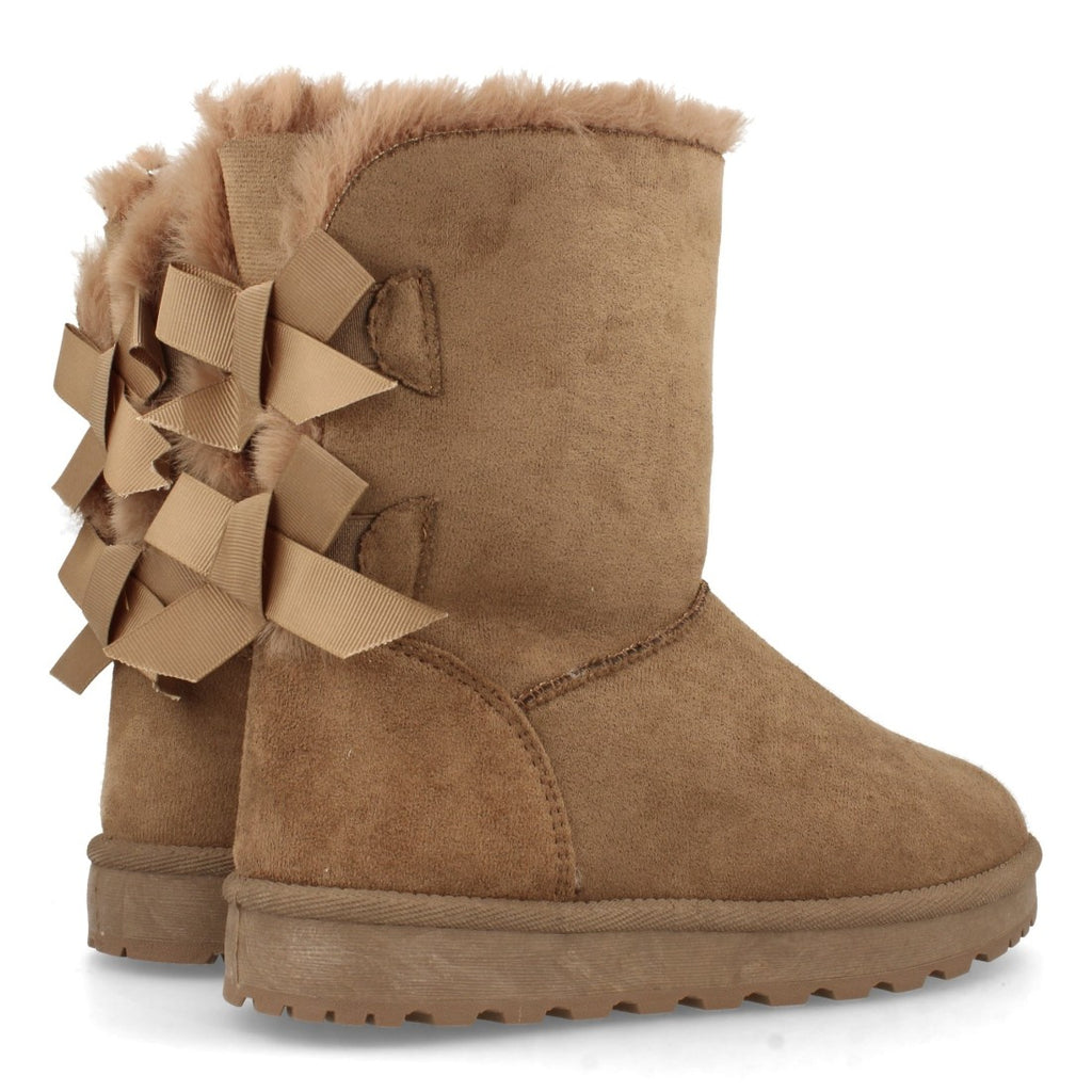 Botines Elegantes Camel con Detalles Distintivos