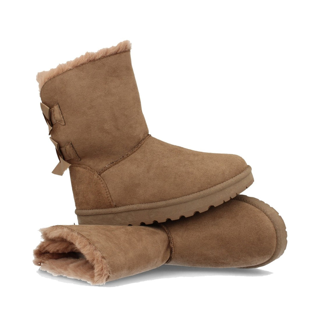 Botines Elegantes Camel con Detalles Distintivos