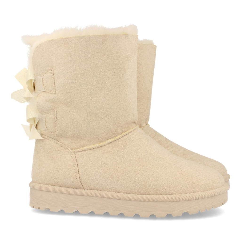 Botines Elegantes Beige con Detalles Distintivos
