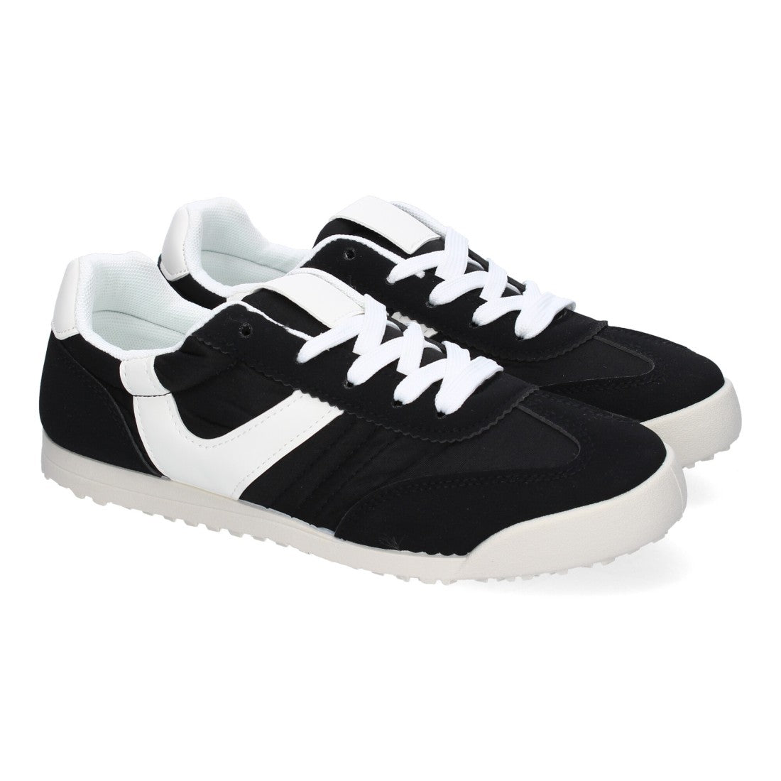 Zapatillas Negras Casual - Elegancia Esencial