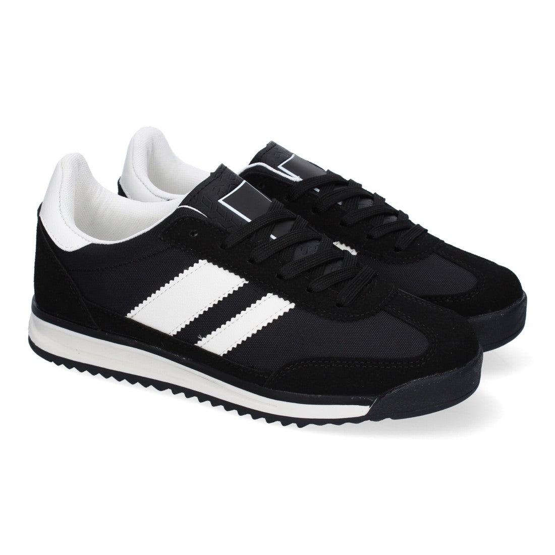 Zapatillas Negras Casual - Elegancia Urbana