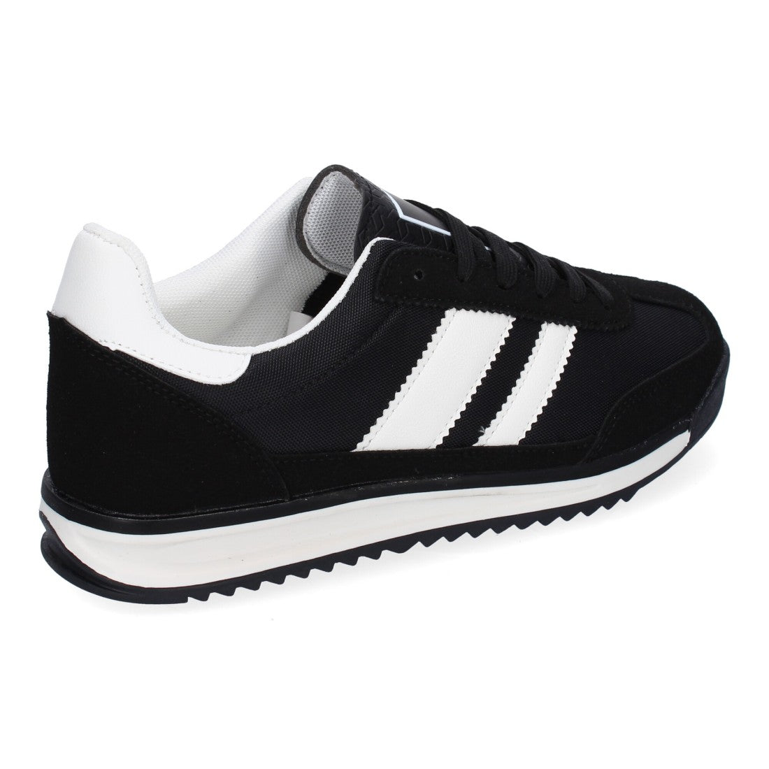 Zapatillas Negras Casual - Elegancia Urbana