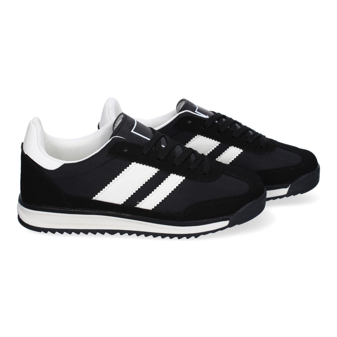 Zapatillas Negras Casual - Elegancia Urbana