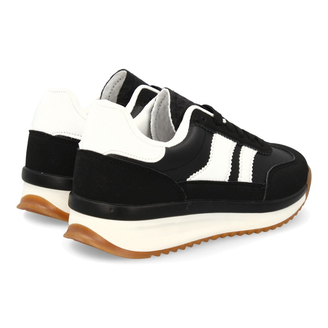 Zapatillas Negras Casual - Sofisticación Esencial