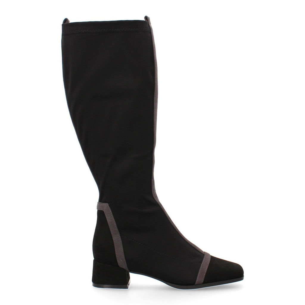 Elegante schwarze Stiefel mit hohem Absatz