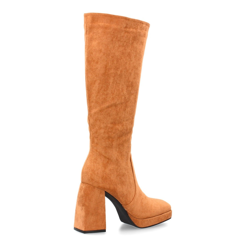 Elegante spitze Stiefel in Camel mit Absatz