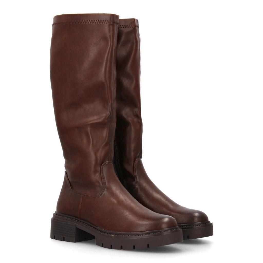 Elegante, braune, mondäne Stiefel