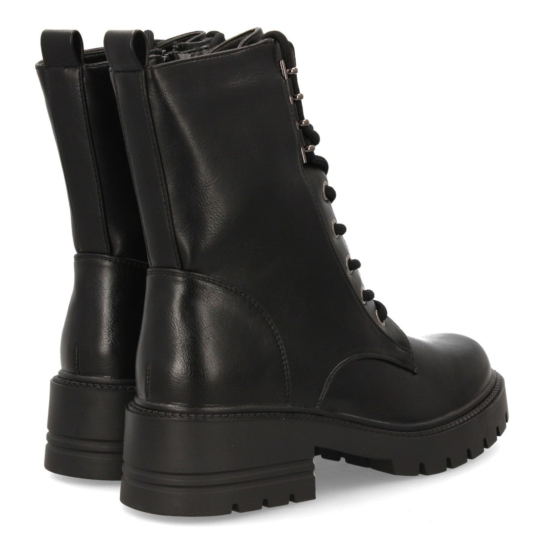 Schwarze Militärstiefel mit Schnürsenkeln und dicker Sohle