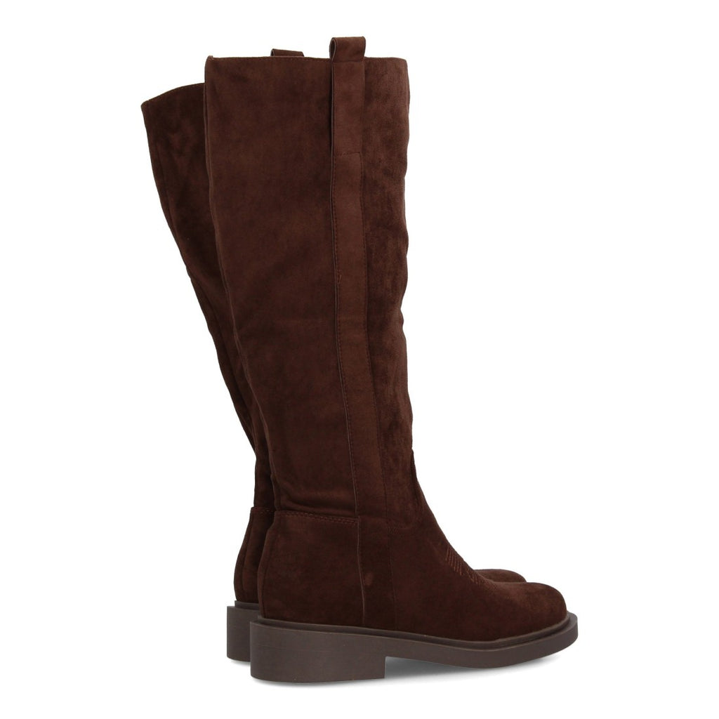 Elegante braune Stiefel mit Absatz