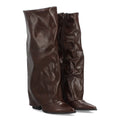Elegante, raffinierte braune Stiefel