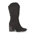Schwarze Stiefel, hoher eckiger Absatz, spitze Zehenpartie