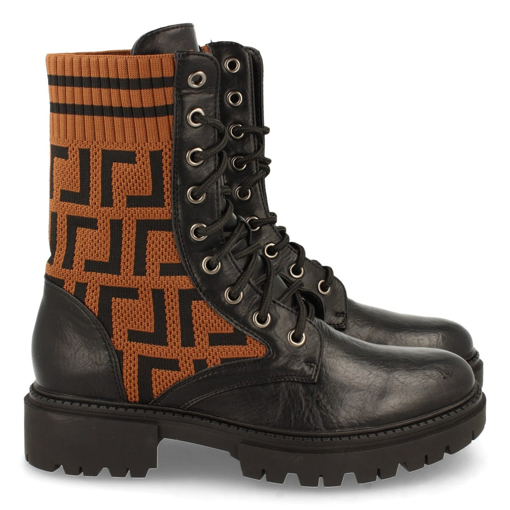 Botines Planos Camel con Grabados Étnicos y Cordones