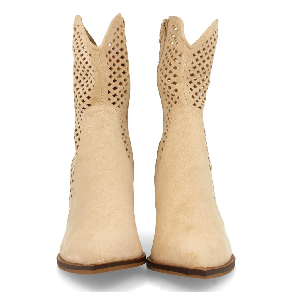 Botines Tacón Alto Beige con Calados en Caña y Cremallera