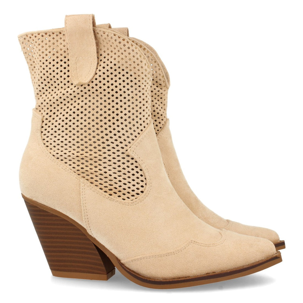 Botines Tacón Alto Beige con Calados, Punta Fina y Cremallera