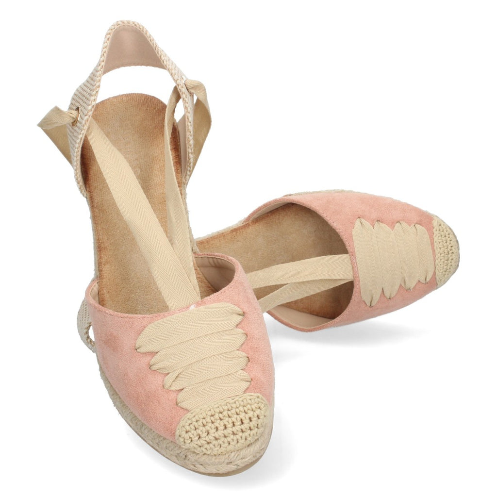 Rosafarbene Sandalen mit Keilabsatz aus Jute, geschlossenem Blatt und Schnürung