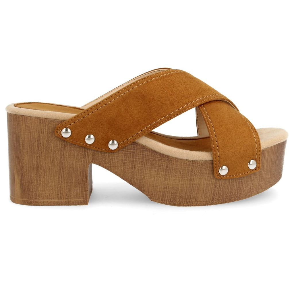 Sandalias Camel Mujer Plataforma Tiras Cruzadas Clavadas Madera