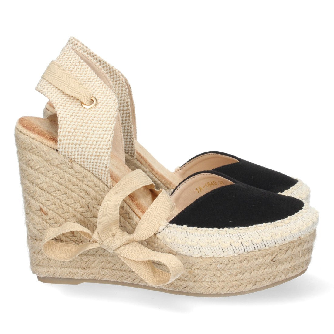 Schwarze Sandalen mit Keilabsatz aus Jute, geschlossener Vorderseite und geflochtenen Schnürsenkeln