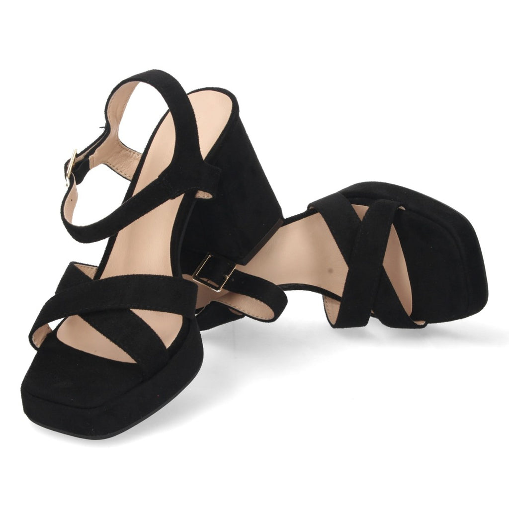 Elegante schwarze Sandaletten mit dünnem Absatz für Damen – ideal für Hochzeiten und Abendveranstaltungen.