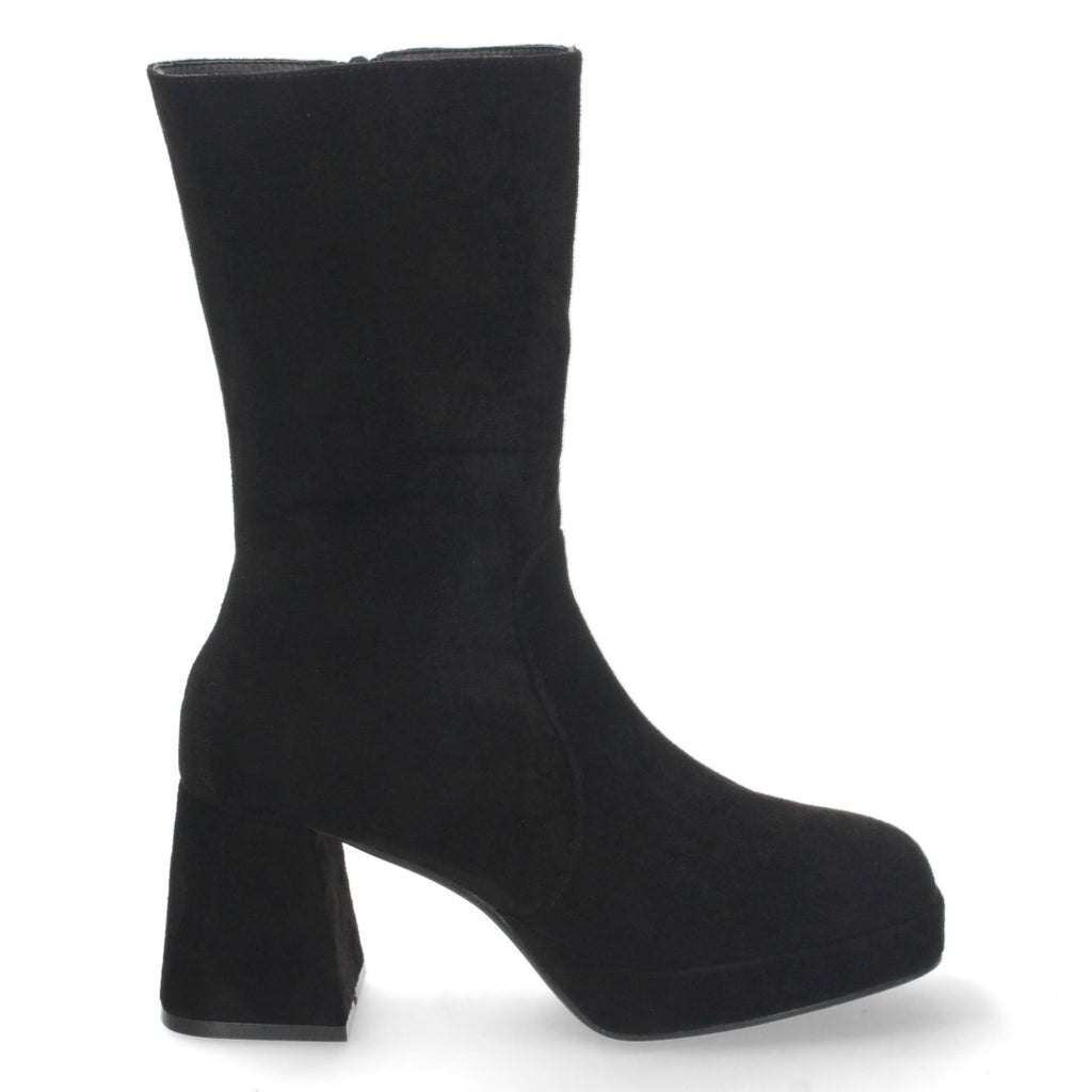 Elegante schwarze Stiefel mit Absatz