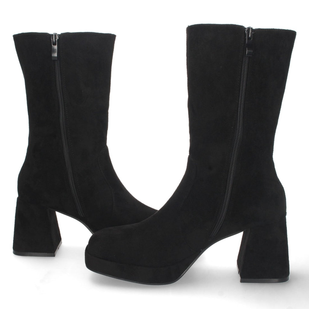 Elegante schwarze Stiefel mit Absatz