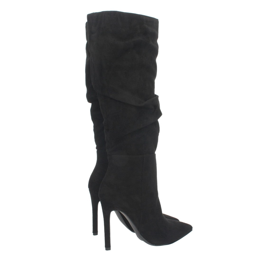 Schwarze Stiefel mit schmalem Absatz und Falten am Schaft