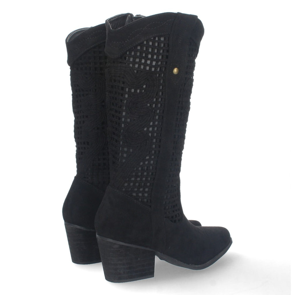 Botas con Tacón y Calados Decorativos - Negro
