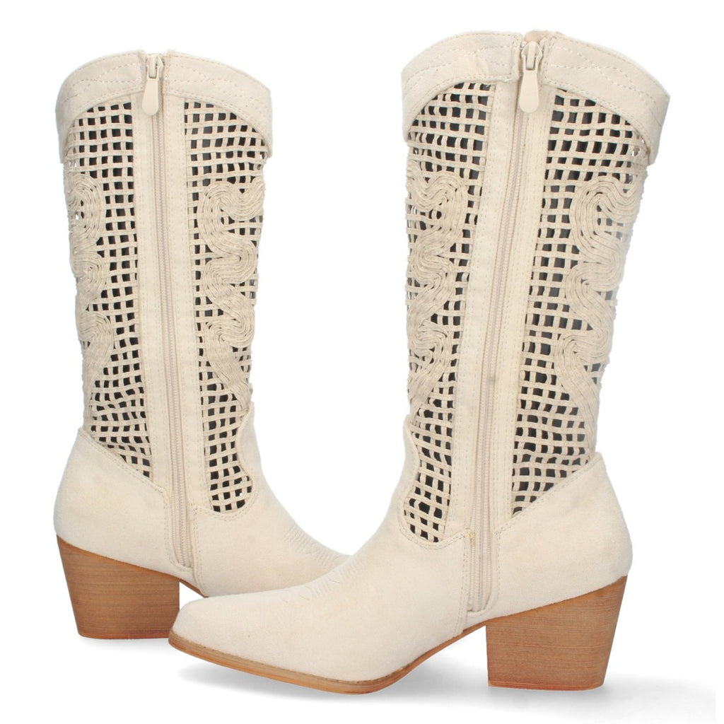 Botas con Tacón y Calados Decorativos - Beige