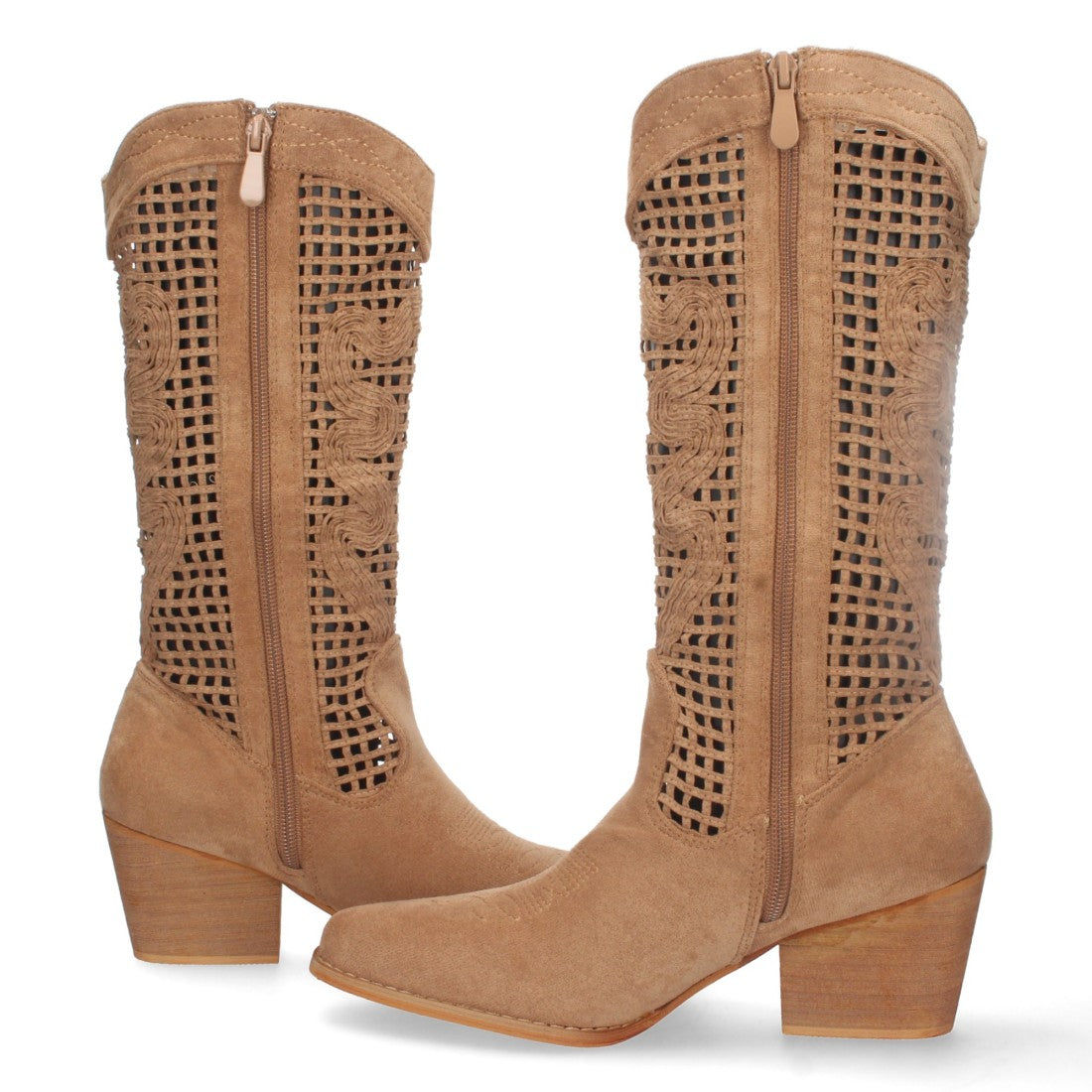 Botas con Tacón y Calados Decorativos - Marrón