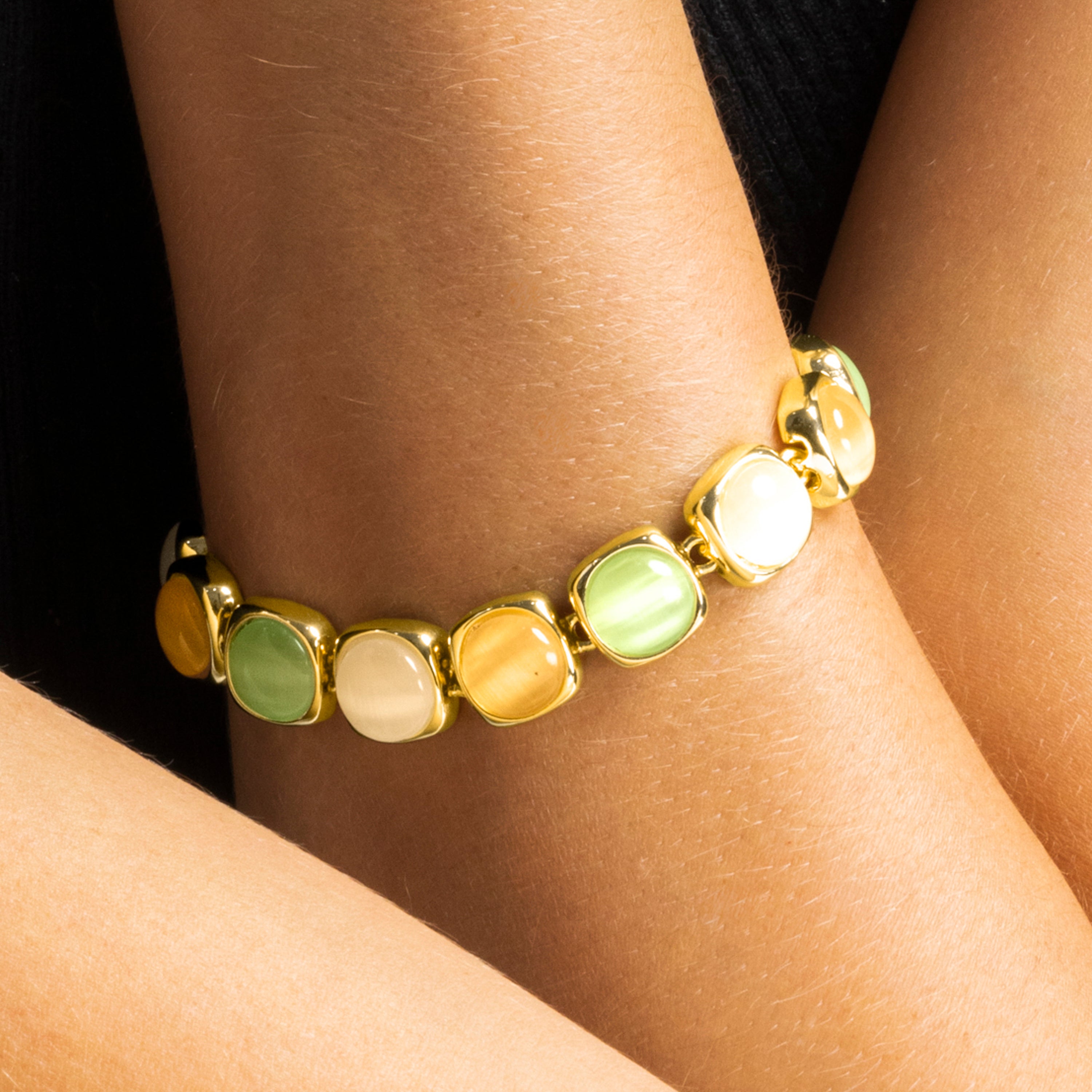 Pulsera con Ojo de Gato Multicolor acabado oro 18k - Shureo