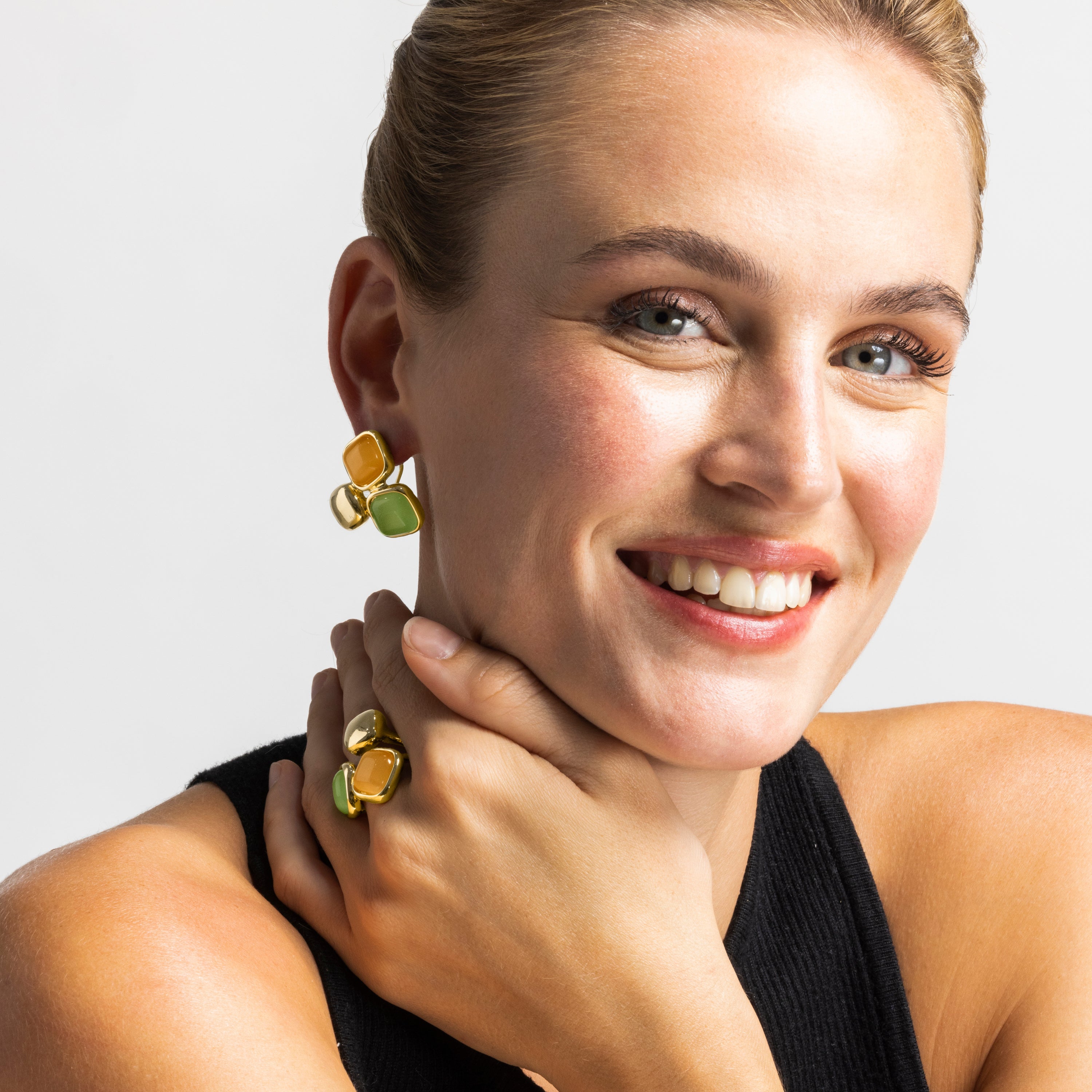 Pendientes con Ojo de Gato Multicolor acabado oro 18k - Nuroa