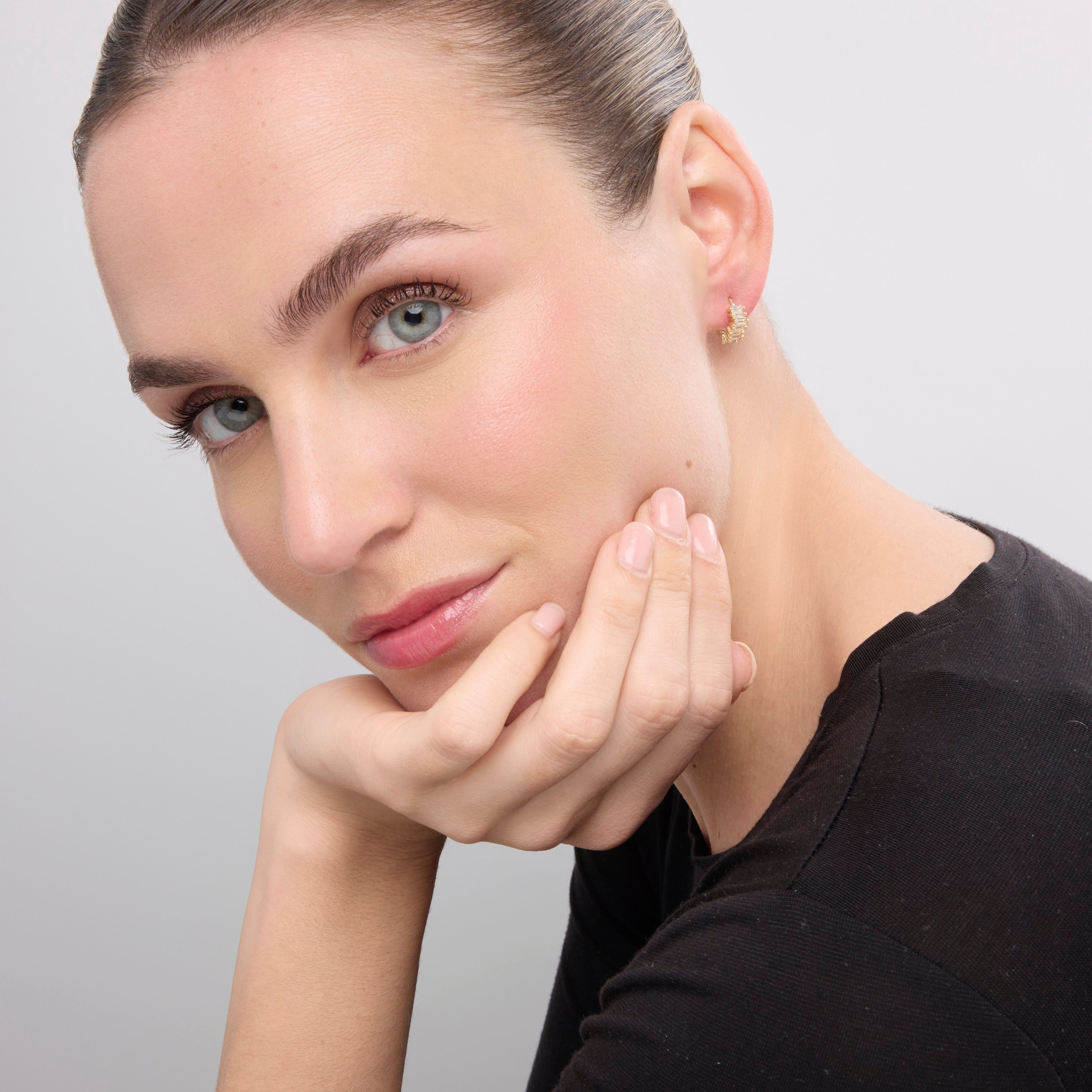 Pendientes acabado oro amarillo de 18k y Circonita Brillante - Miokel