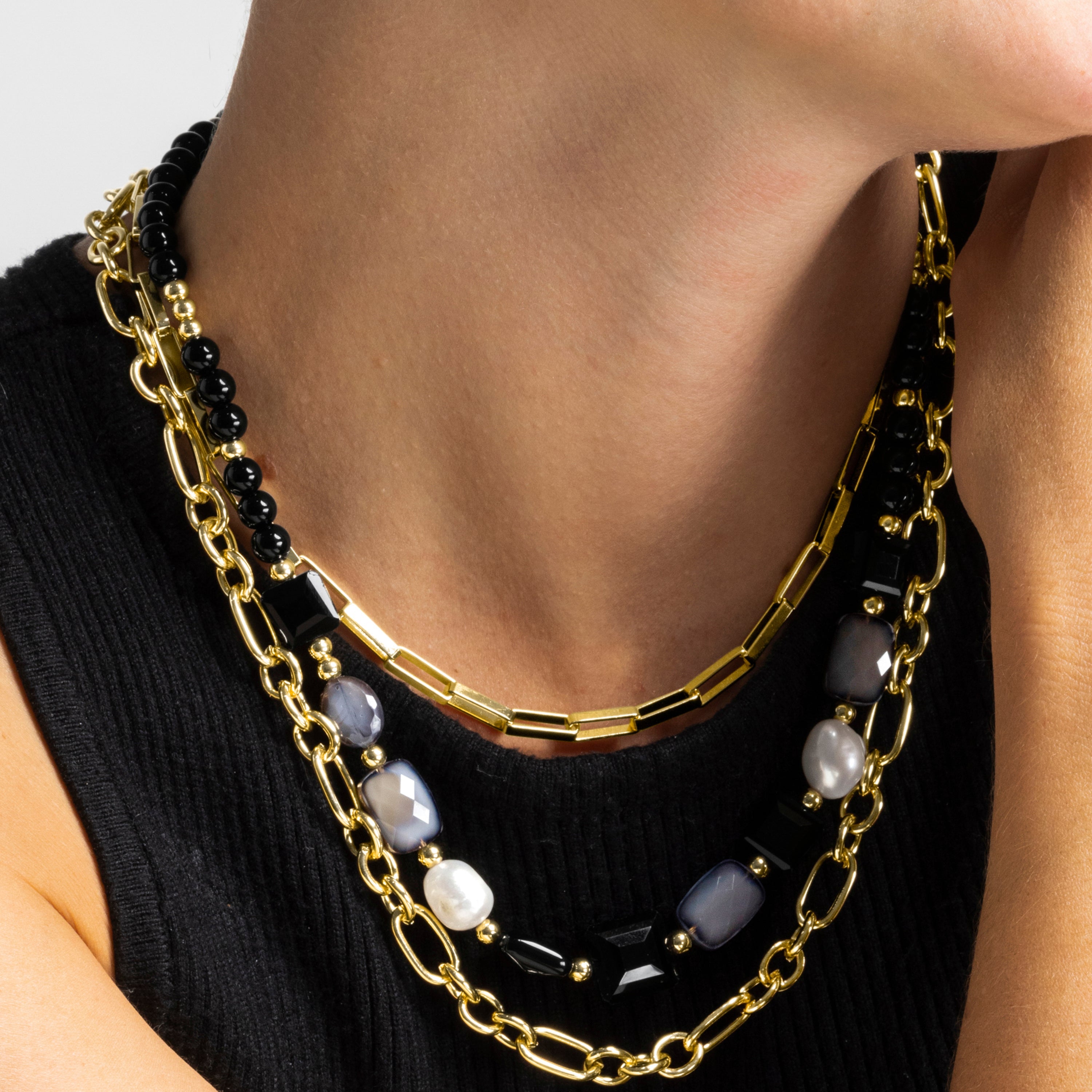 Collar con Resina Negra acabado oro 18k - Nyste