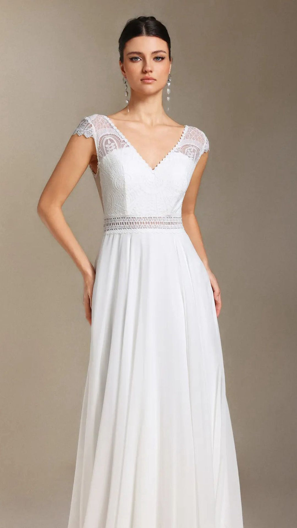 Vestido de Novia Boho Chic con Encaje y Escote en V- EXCLUSIVO ONLINE