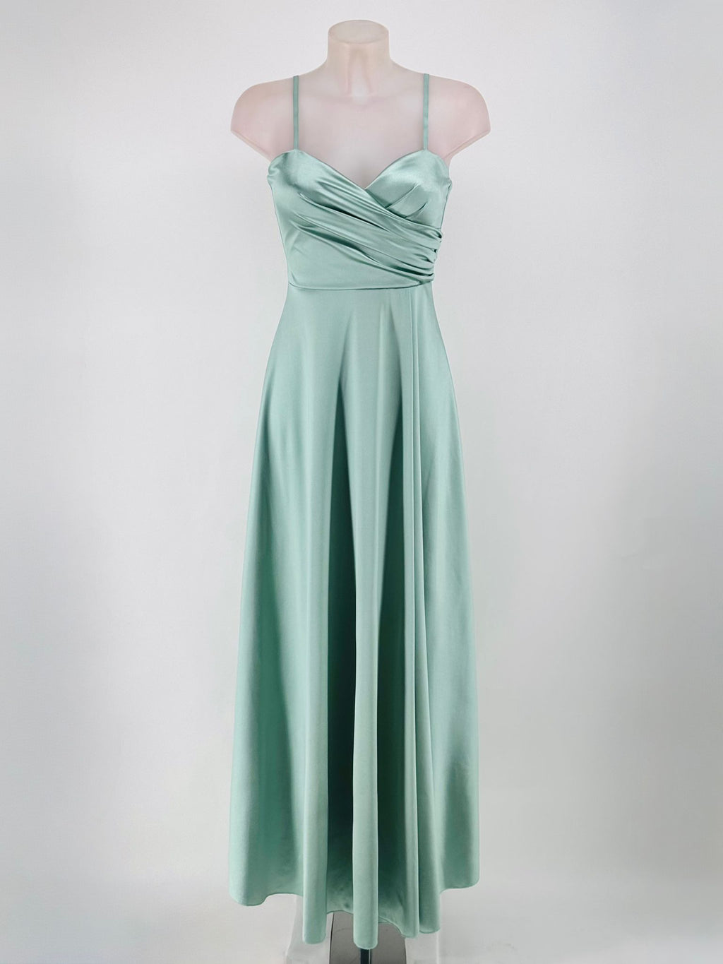 Vestido Largo Satén Sage | Escote Corazón y Abertura Frontal- exclusivo online